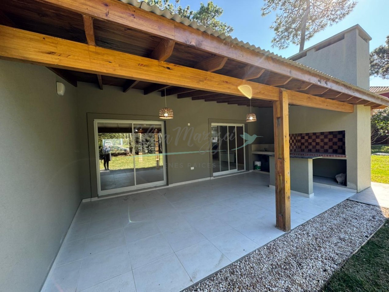 CASA EN VENTA EN ZONA ALAMOS - PINAMAR 