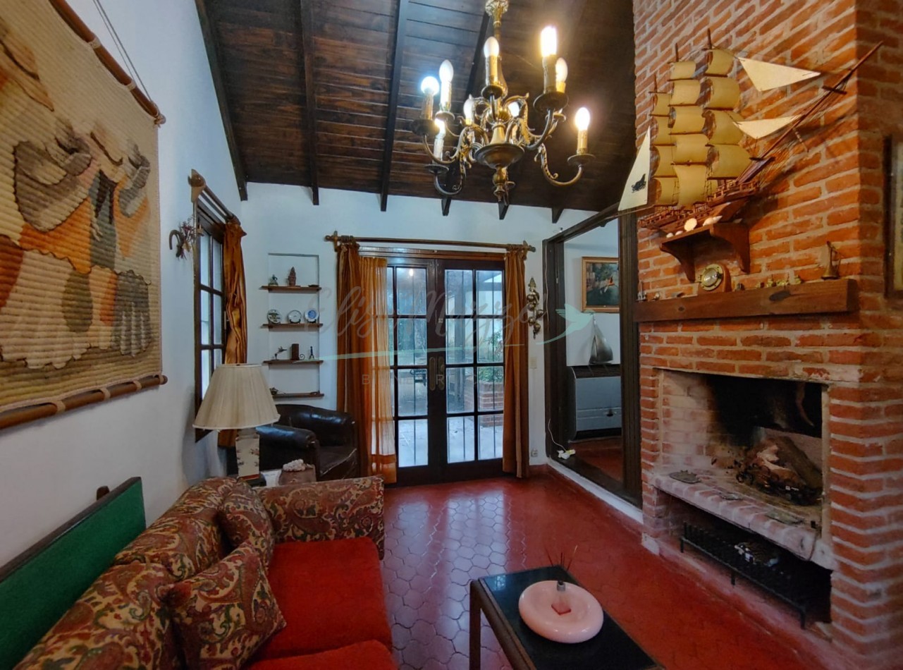 CASA EN VENTA - PINAMAR NORTE - SOBRE DOS LOTES