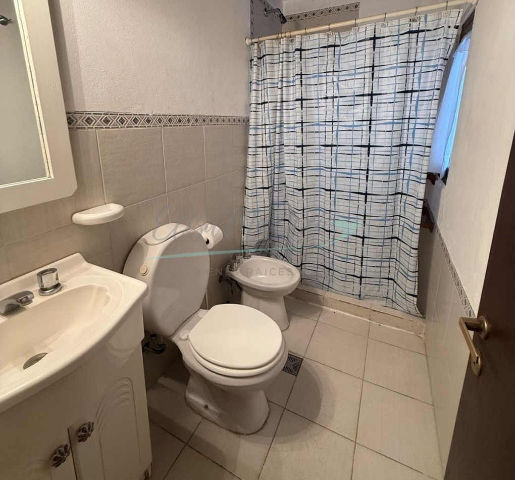 CASA EN VENTA - MAR DE LAS PAMPAS