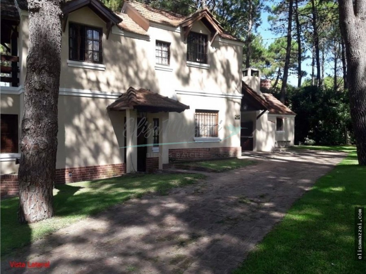 CASA EN VENTA - PINAMAR NORTE - SOBRE DOS LOTES