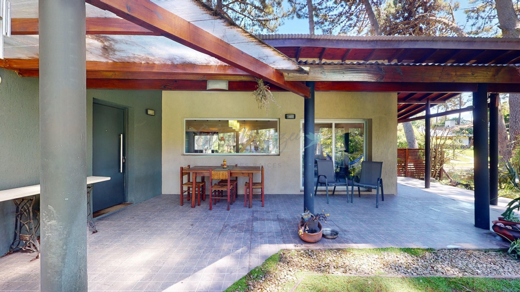 CASA EN VENTA - PINAMAR