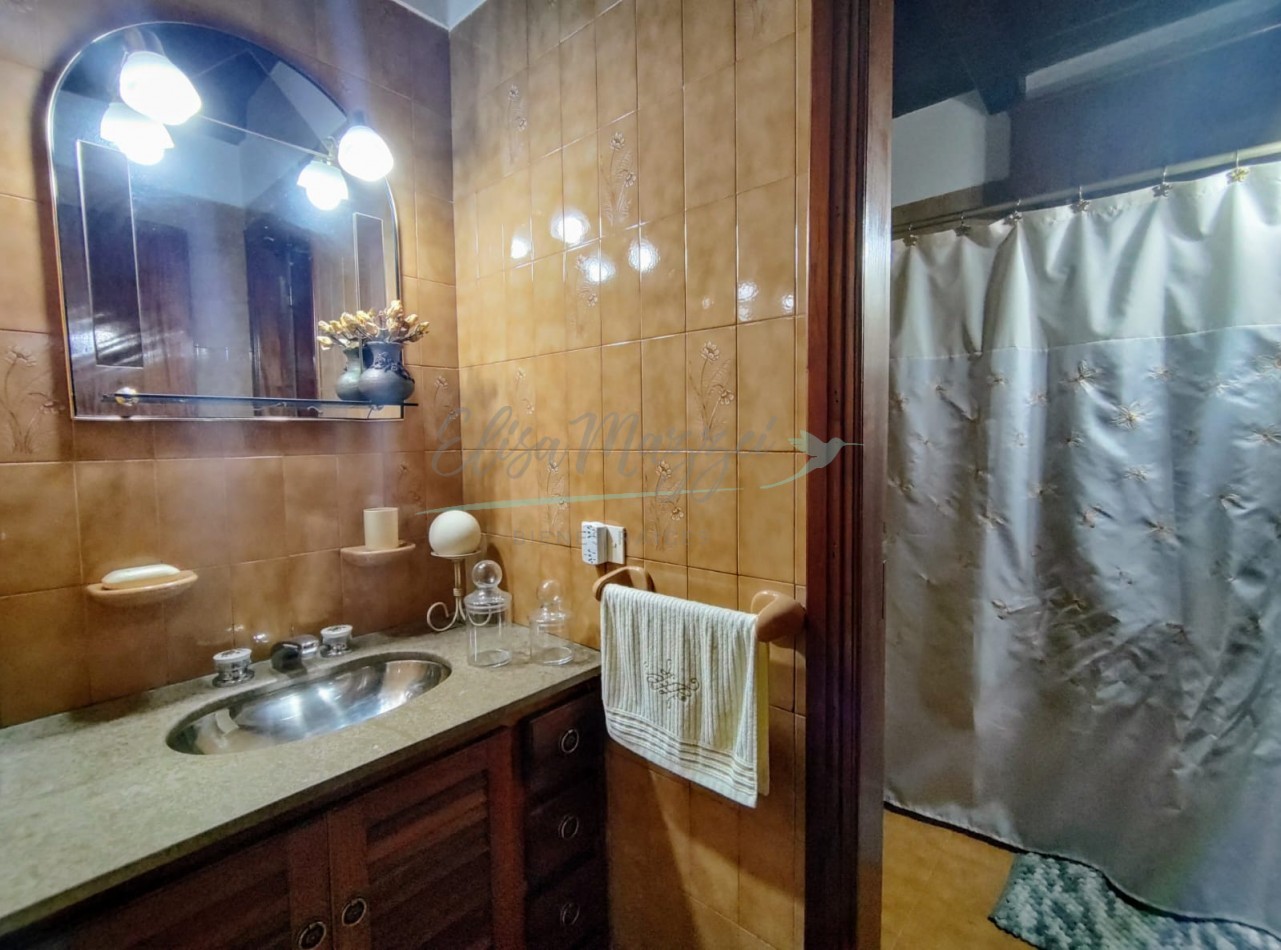 CASA EN VENTA SOBRE DOS LOTES - PINAMAR