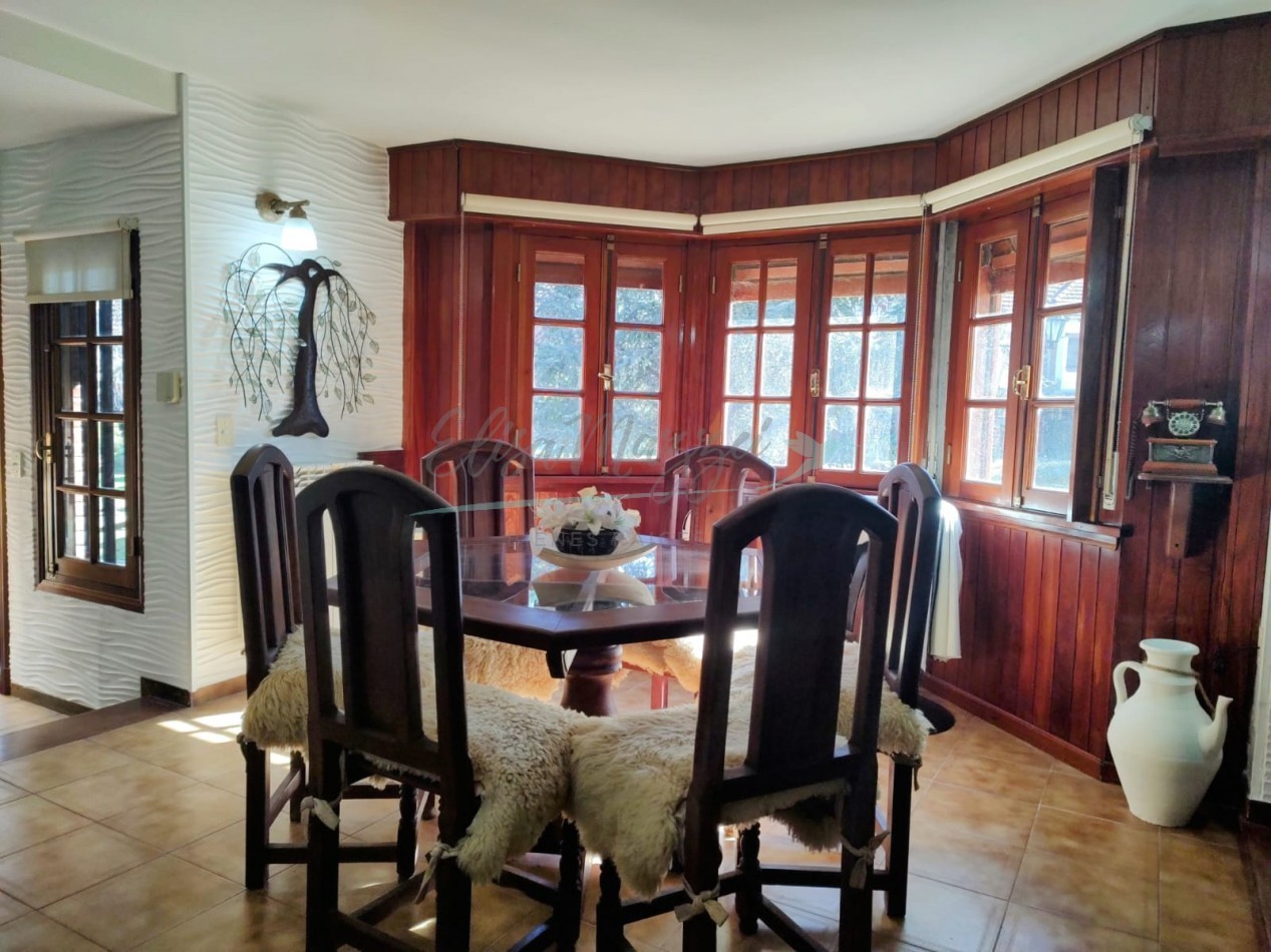 CASA EN VENTA SOBRE DOS LOTES - PINAMAR