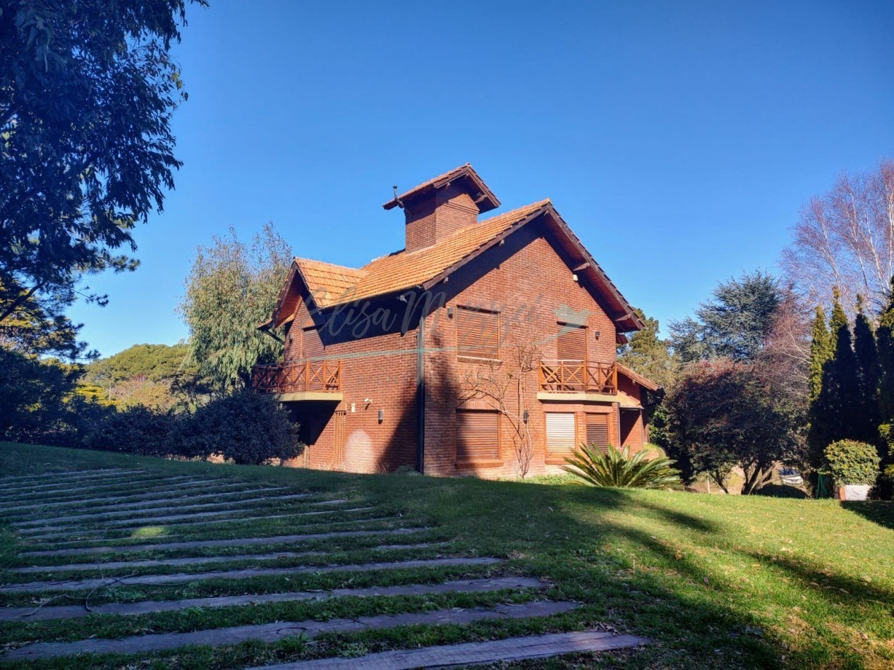 CASA EN VENTA SOBRE DOS LOTES - PINAMAR