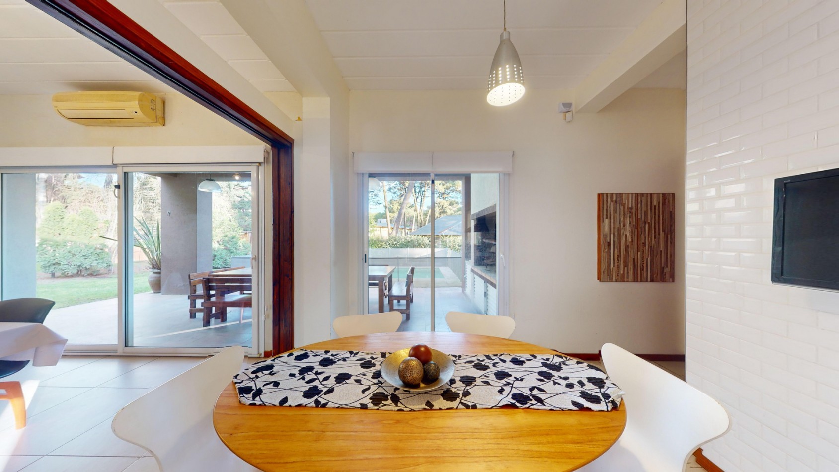 CASA EN VENTA - PINAMAR