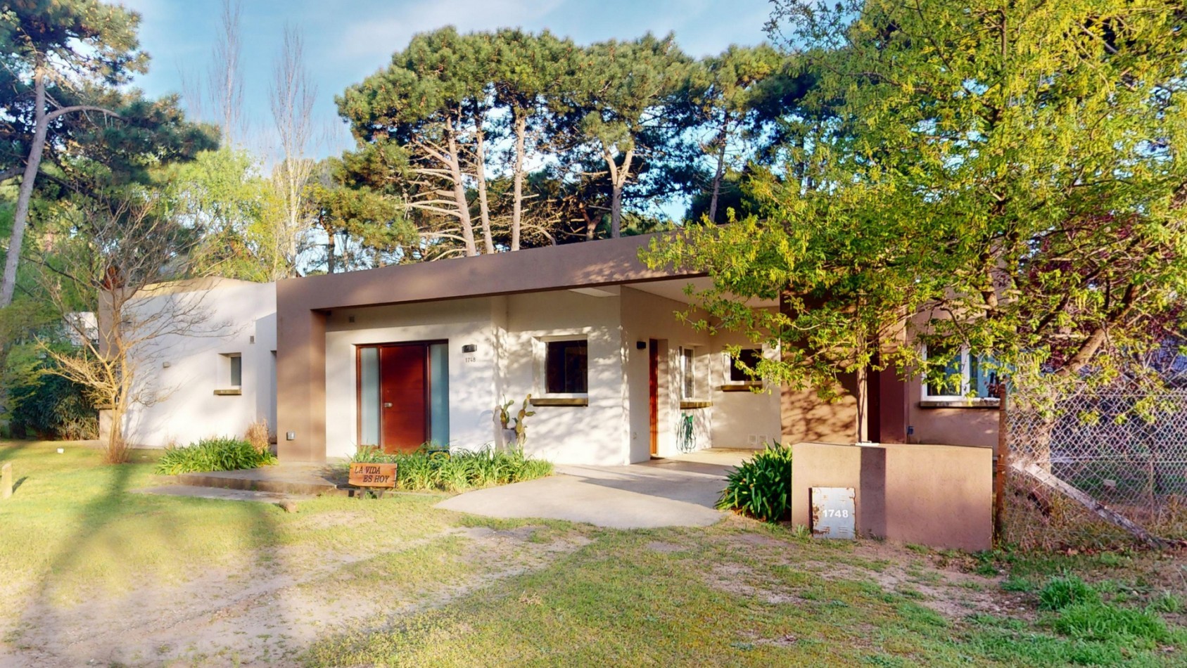 CASA EN VENTA - PINAMAR