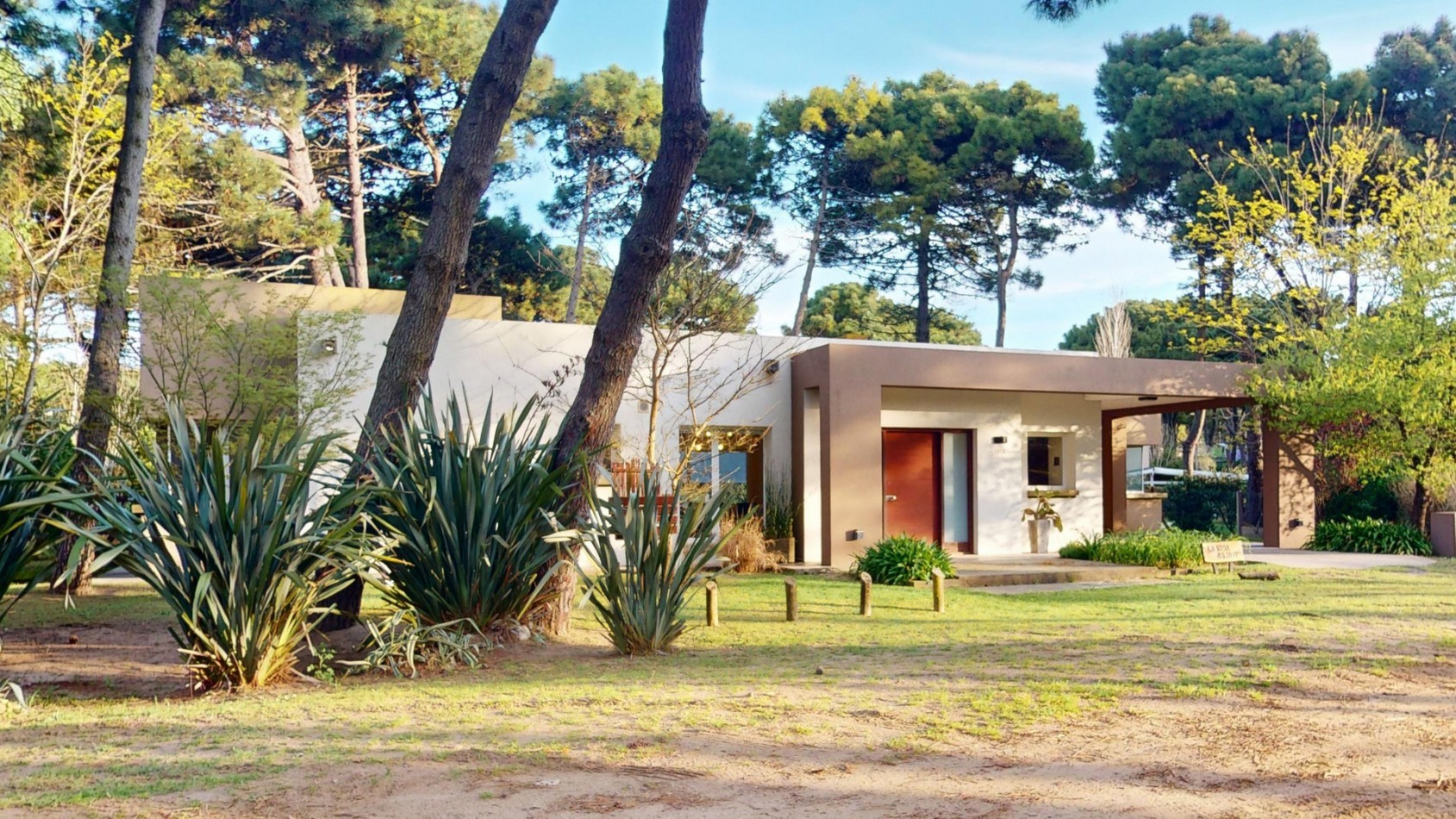 CASA EN VENTA - PINAMAR