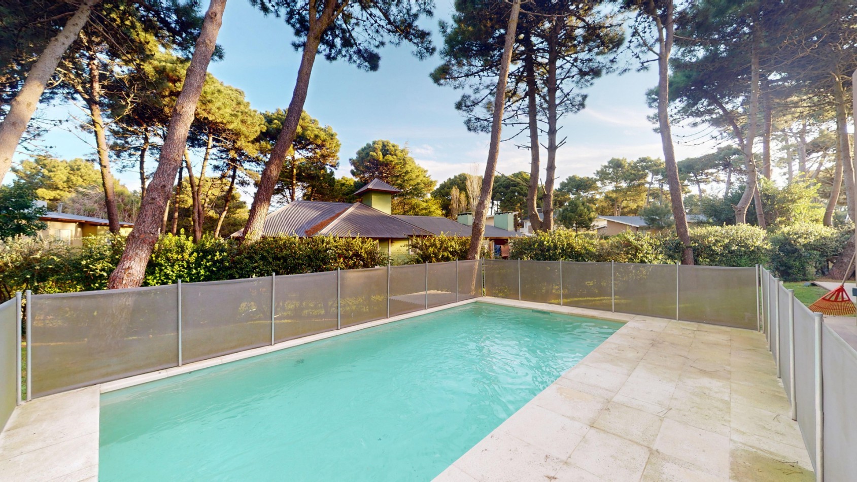 CASA EN VENTA - PINAMAR