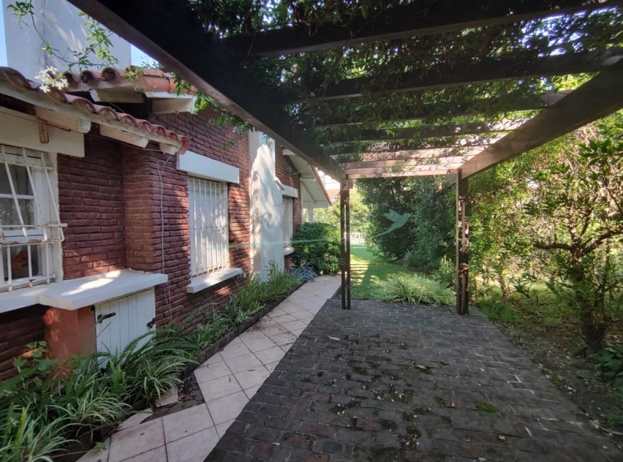LOTE COMERCIAL CON CASA EN VENTA - PINAMAR 
