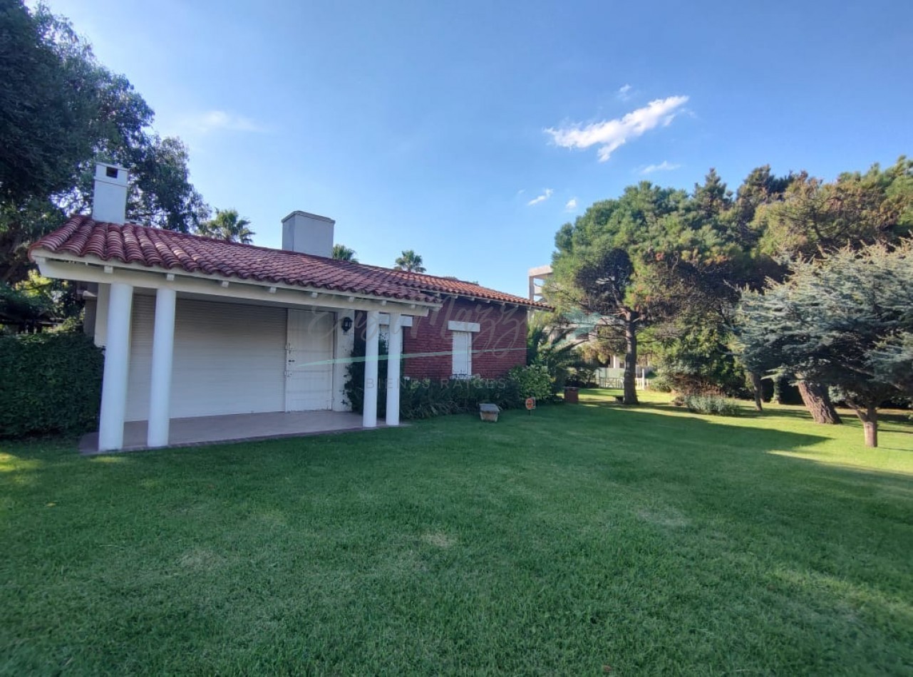 LOTE COMERCIAL CON CASA EN VENTA - PINAMAR 