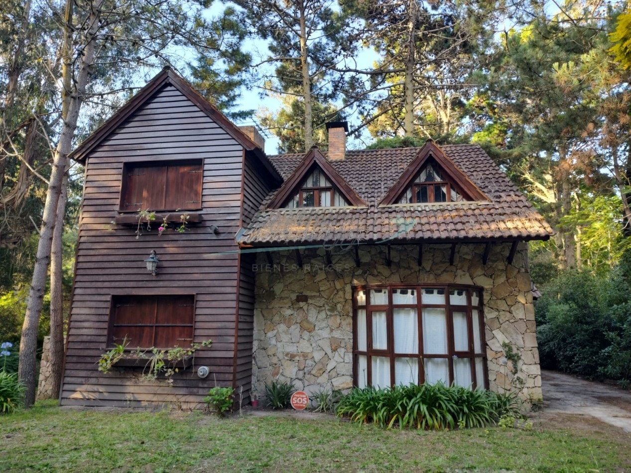 CASA EN VENTA - VALERIA DEL MAR