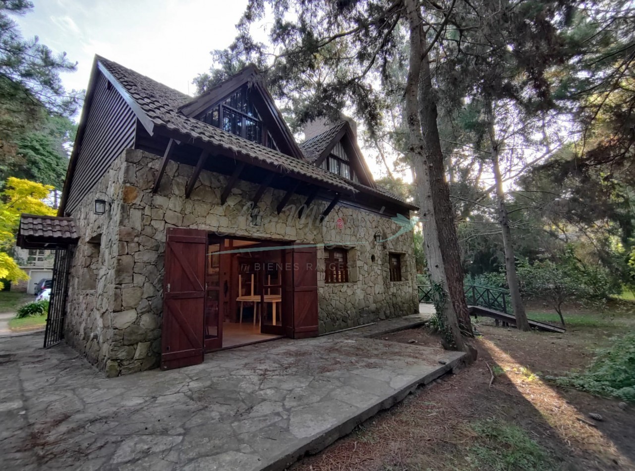 CASA EN VENTA - VALERIA DEL MAR